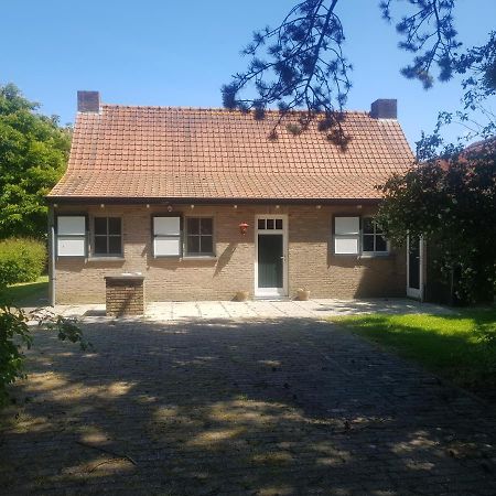Villa De Bedstee Schoondijke Exterior foto
